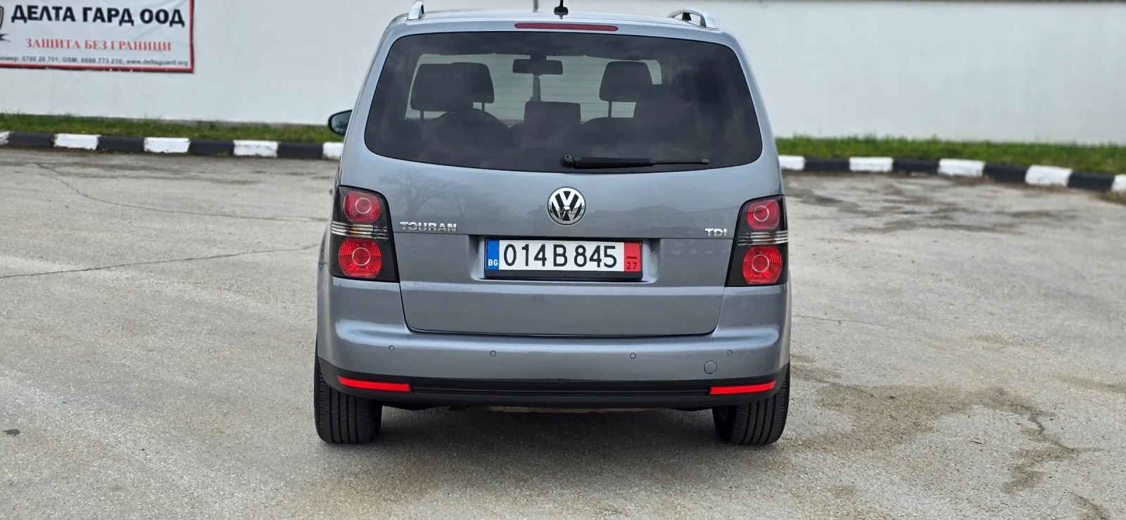 VW Touran 1.9 TDI Freestyle 6 скорости, снимка 6 - Автомобили и джипове - 53980174