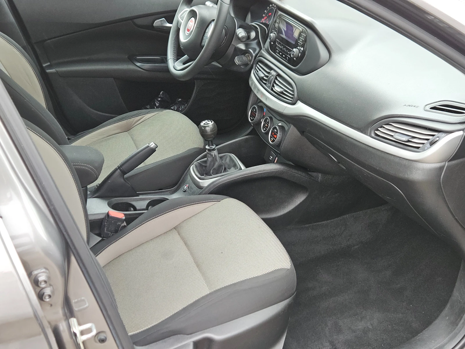 Fiat Tipo 1.4I/GPL/OPENING EDITION/6ск/ACC/БЛУТУТ/EURO 6B, снимка 15 - Автомобили и джипове - 54054941