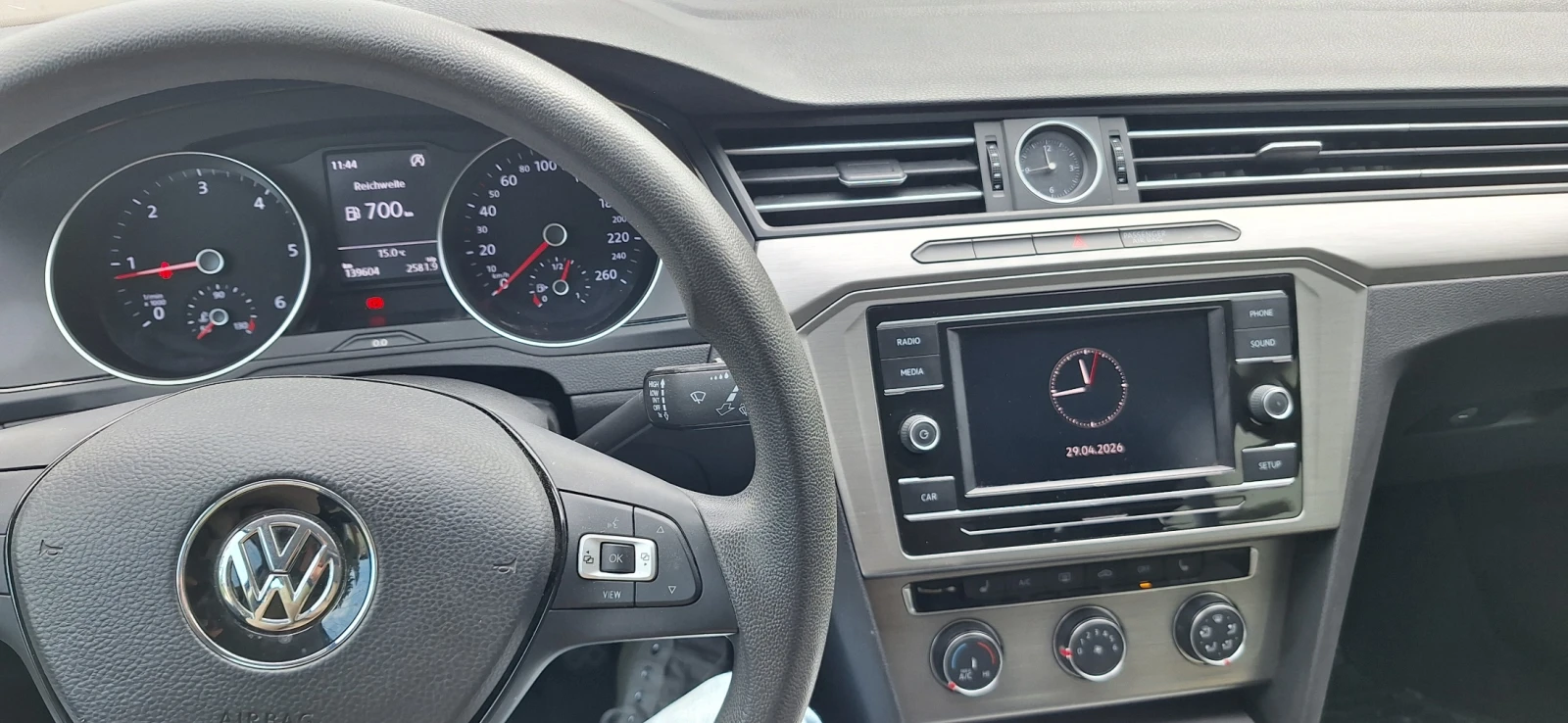 VW Passat B8, снимка 8 - Автомобили и джипове - 54355311