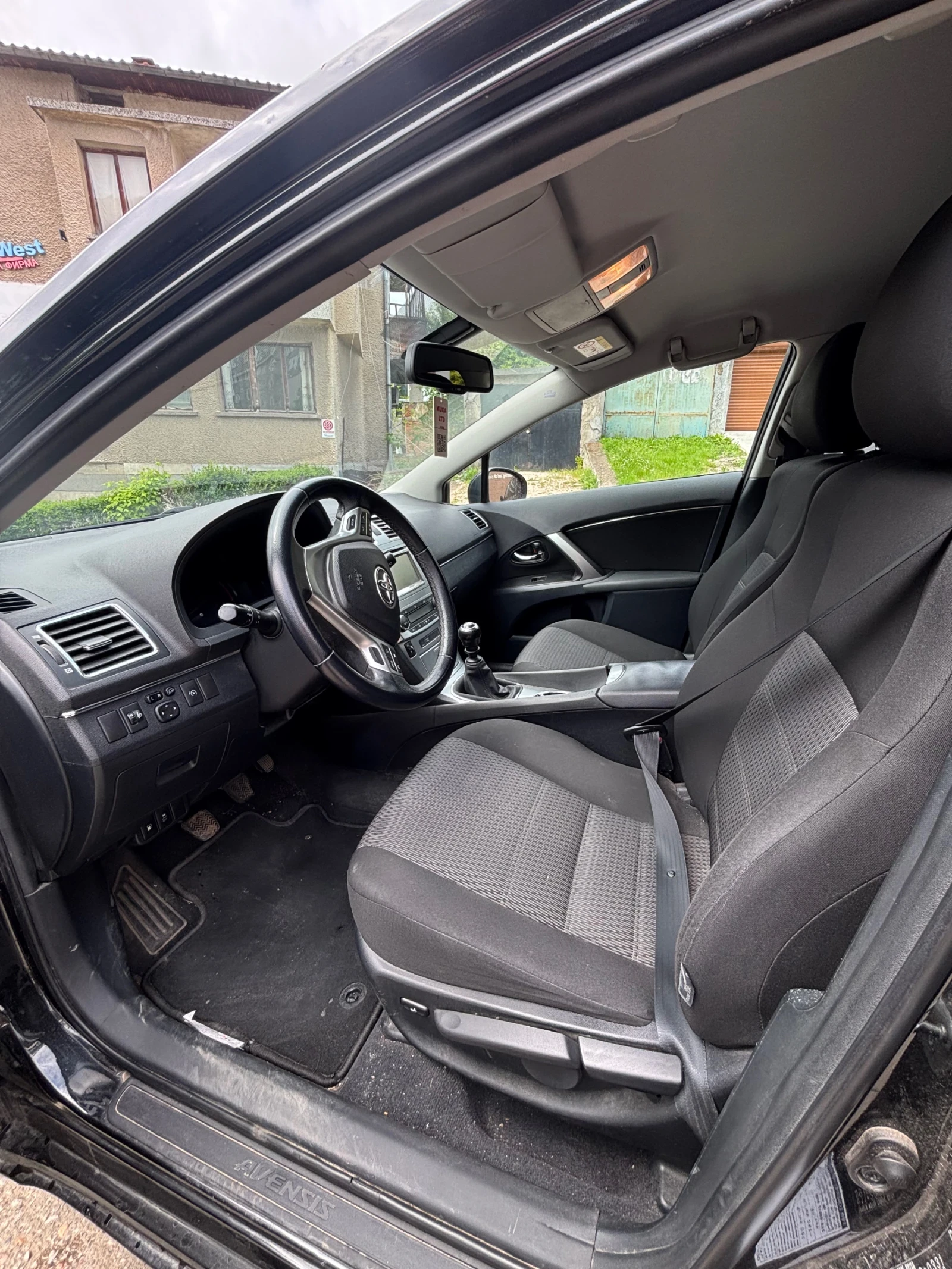 Toyota Avensis, снимка 6 - Автомобили и джипове - 54379433