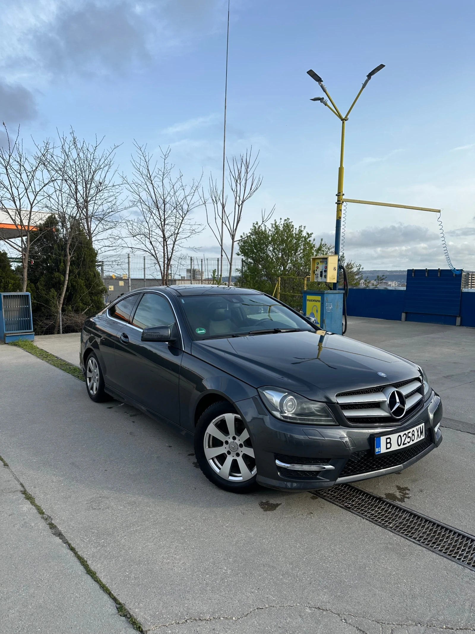 Mercedes-Benz C 180 AMG pack/Адаптивни фарове/harman kardon