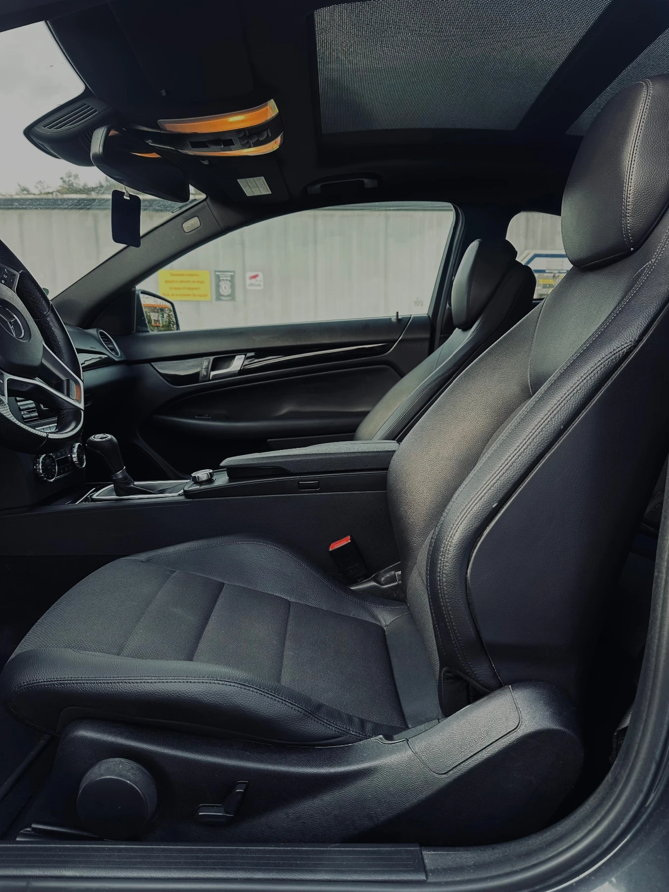 Mercedes-Benz C 180 AMG pack/Адаптивни фарове/harman kardon, снимка 12 - Автомобили и джипове - 54635231