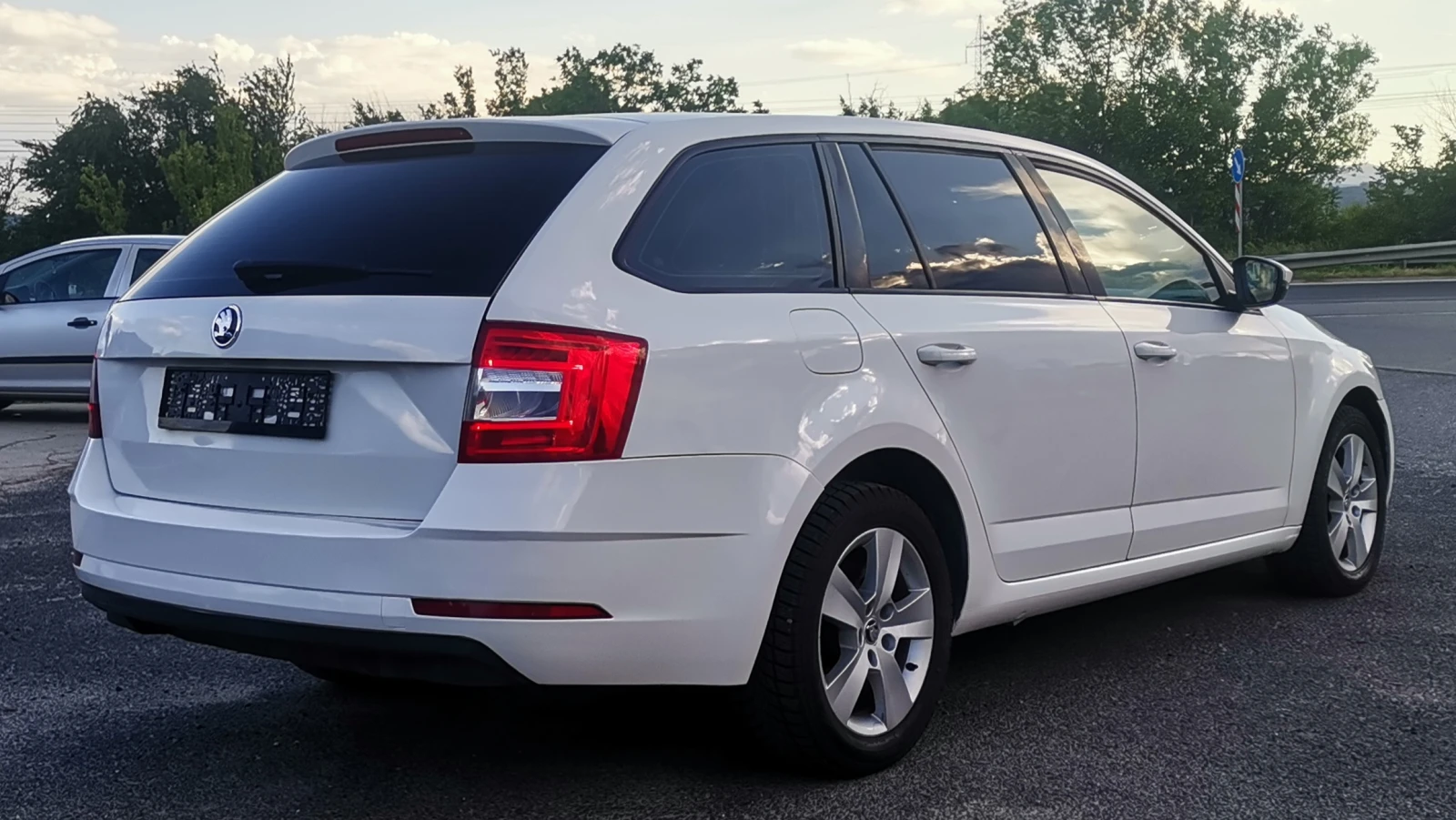 Skoda Octavia 2.0tdi, снимка 5 - Автомобили и джипове - 54861321