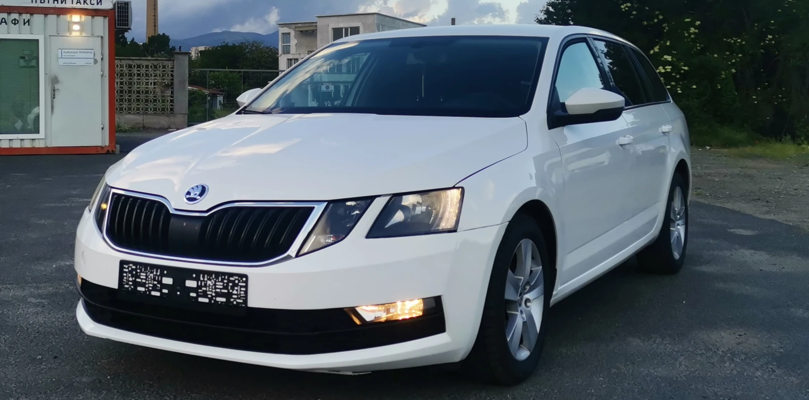 Skoda Octavia 2.0tdi, снимка 2 - Автомобили и джипове - 54861321