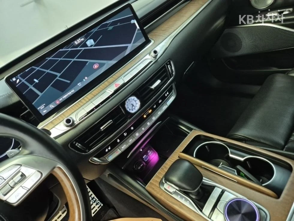 Kia K9 3.8* 4x4* 360* ОБДУХВАНЕ* ХЕДЪП, снимка 8 - Автомобили и джипове - 54897907