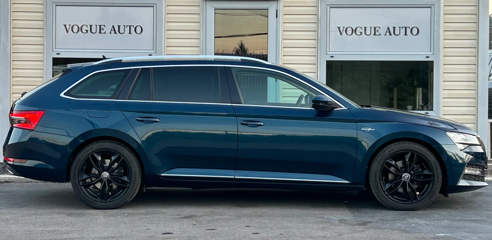 Skoda Superb * 2.0TDI/200H.P.* 4x4* L&K* , снимка 4 - Автомобили и джипове - 55533886