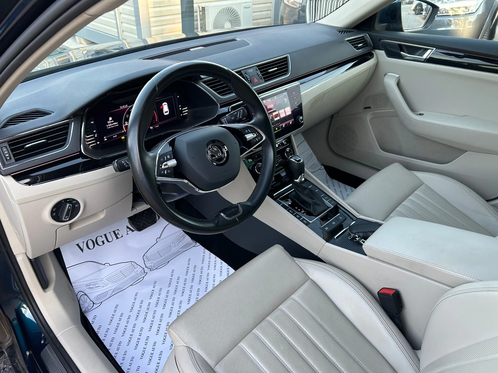 Skoda Superb * 2.0TDI/200H.P.* 4x4* L&K* , снимка 7 - Автомобили и джипове - 55533886