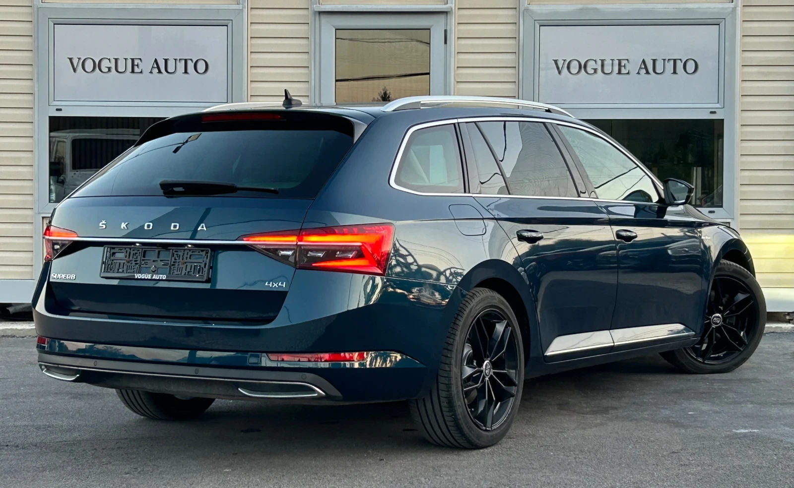 Skoda Superb * 2.0TDI/200H.P.* 4x4* L&K* , снимка 2 - Автомобили и джипове - 55533886