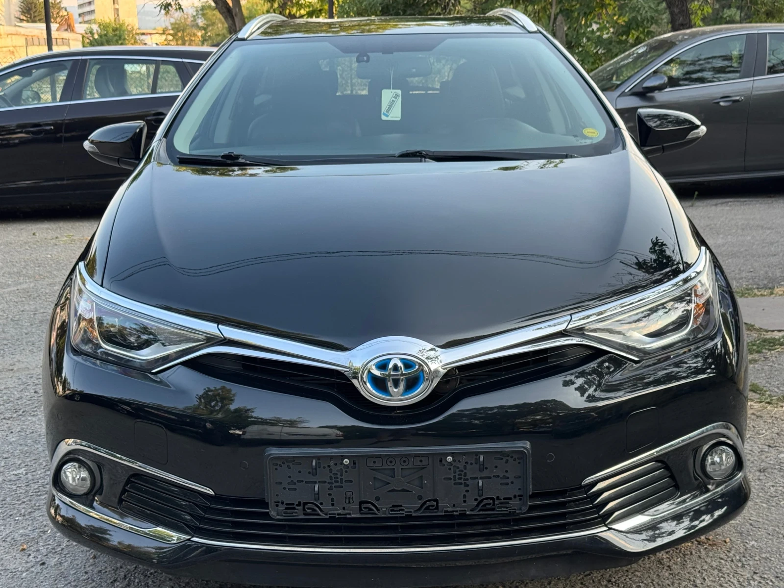 Toyota Auris 136кс! ХИБРИД ! Реален пробег!, снимка 2 - Автомобили и джипове - 55582118