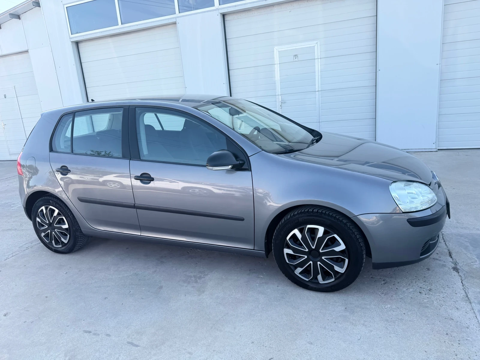 VW Golf 1.9tdi 105k.c * 6 скорости* UNIKAT* , снимка 12 - Автомобили и джипове - 55620891