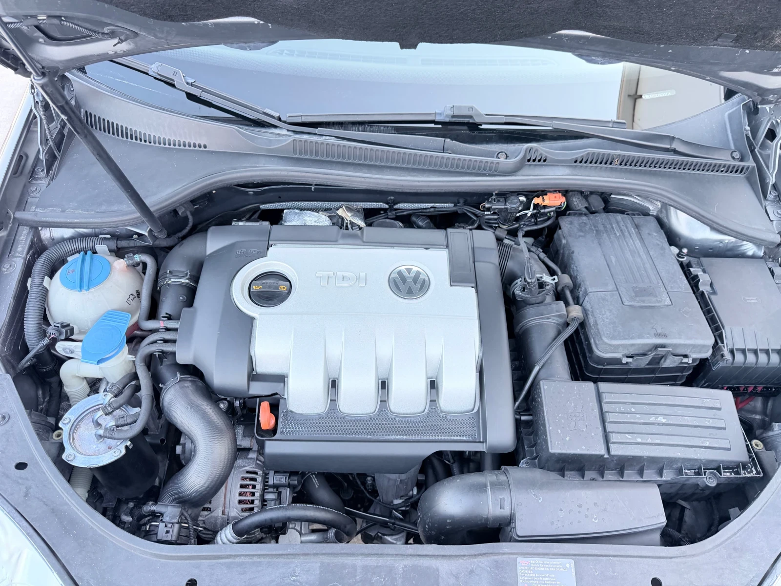 VW Golf 1.9tdi 105k.c * 6 скорости* UNIKAT* , снимка 14 - Автомобили и джипове - 55620891