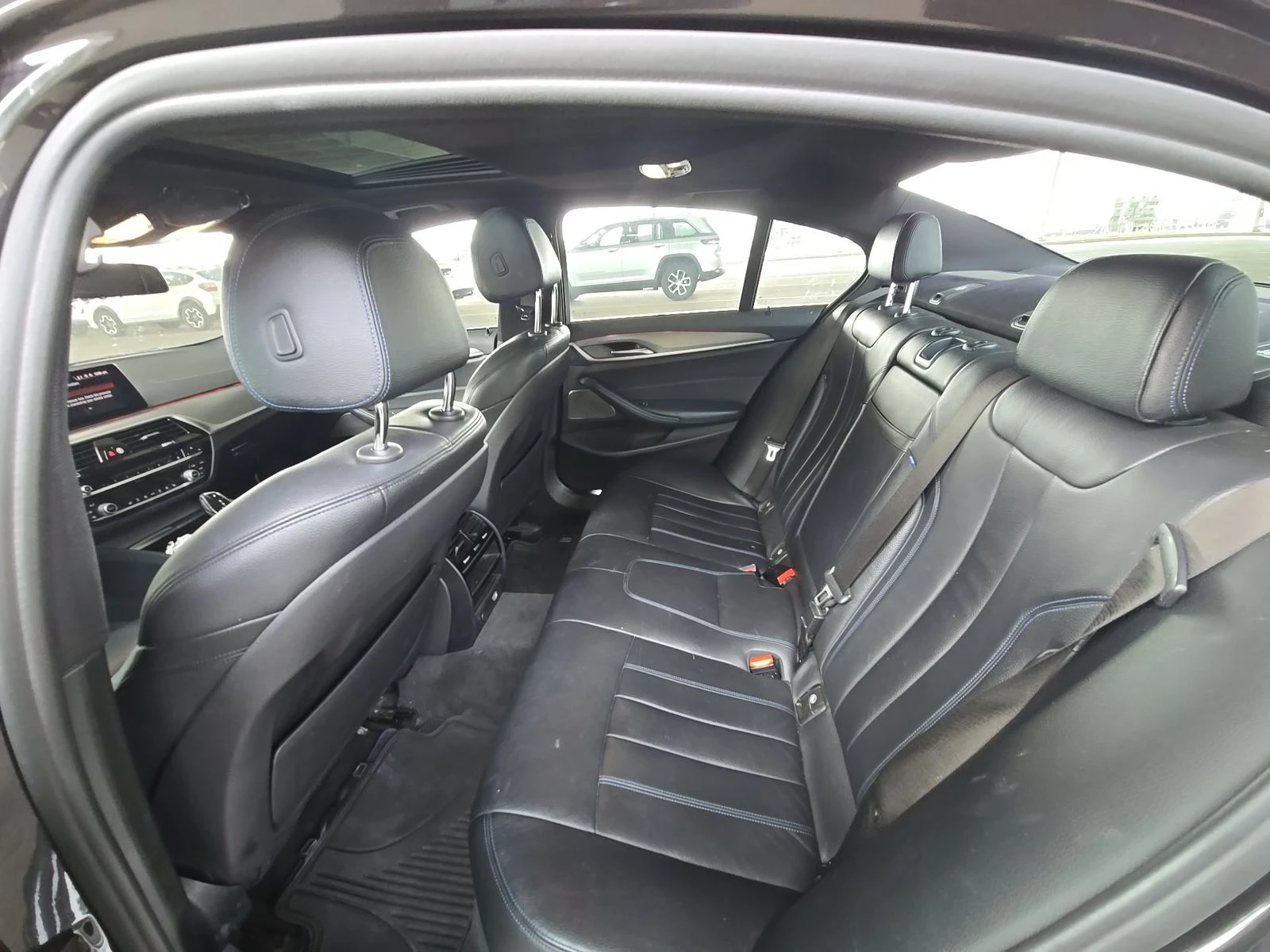 BMW 540 M Sport Line* Head-Up* Дистроник* Harman* , снимка 11 - Автомобили и джипове - 55992872
