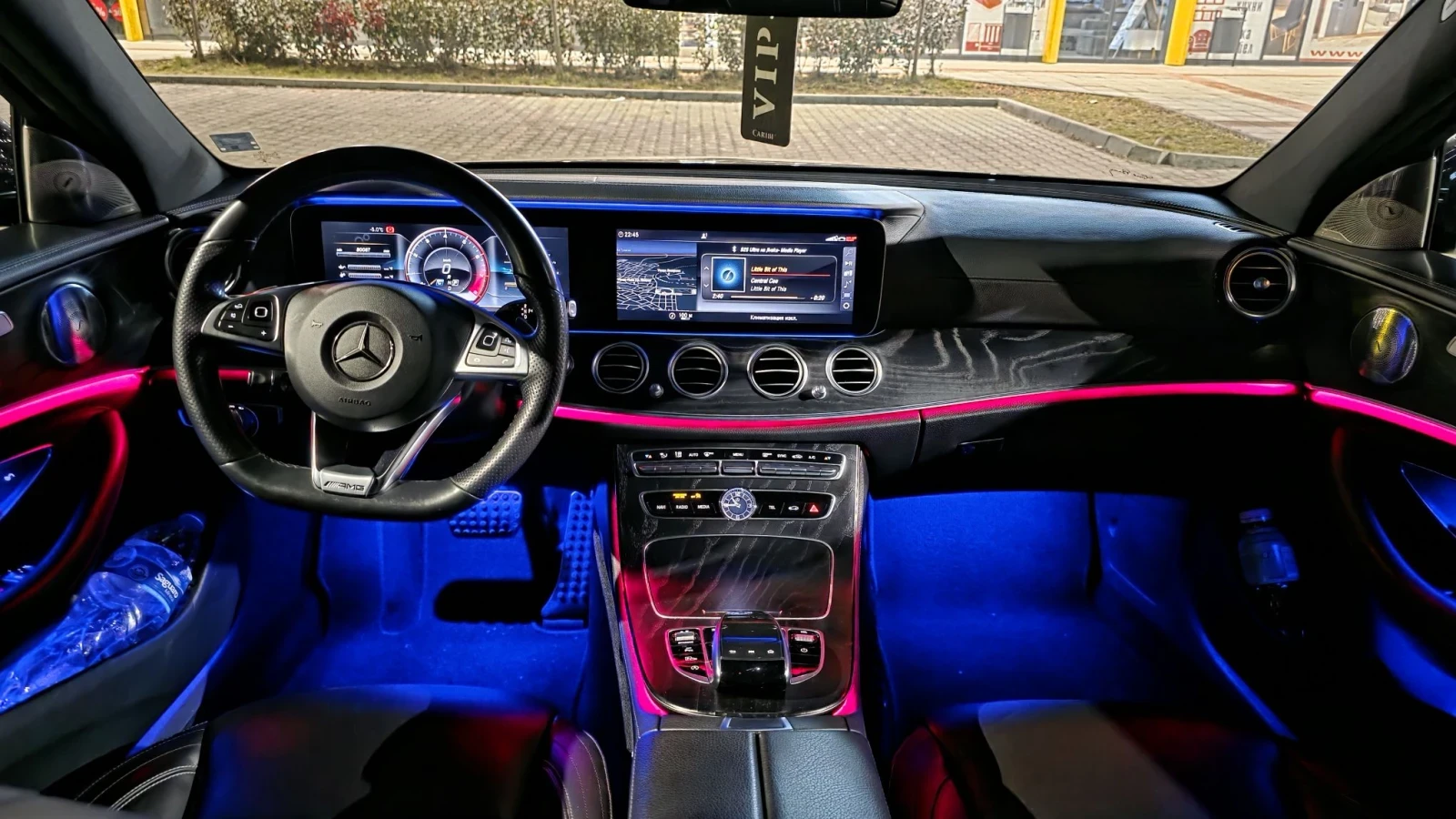 Mercedes-Benz E 220 AMG LINE/BURMESTER/360 CAM /9G-TRONIC/PANORAM, снимка 8 - Автомобили и джипове - 56002865