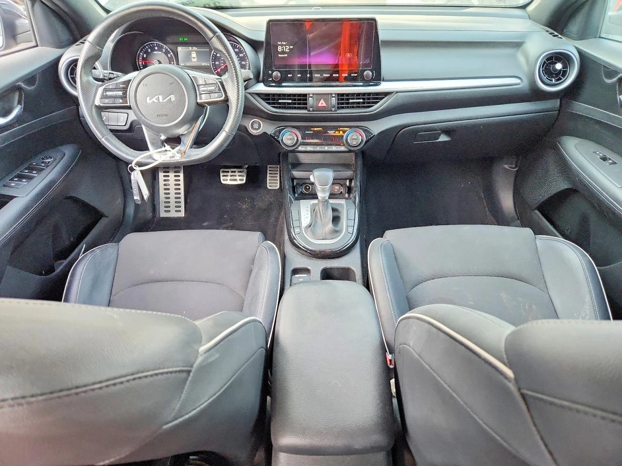 Kia Forte 2.0l Gt Line, снимка 8 - Автомобили и джипове - 56041208