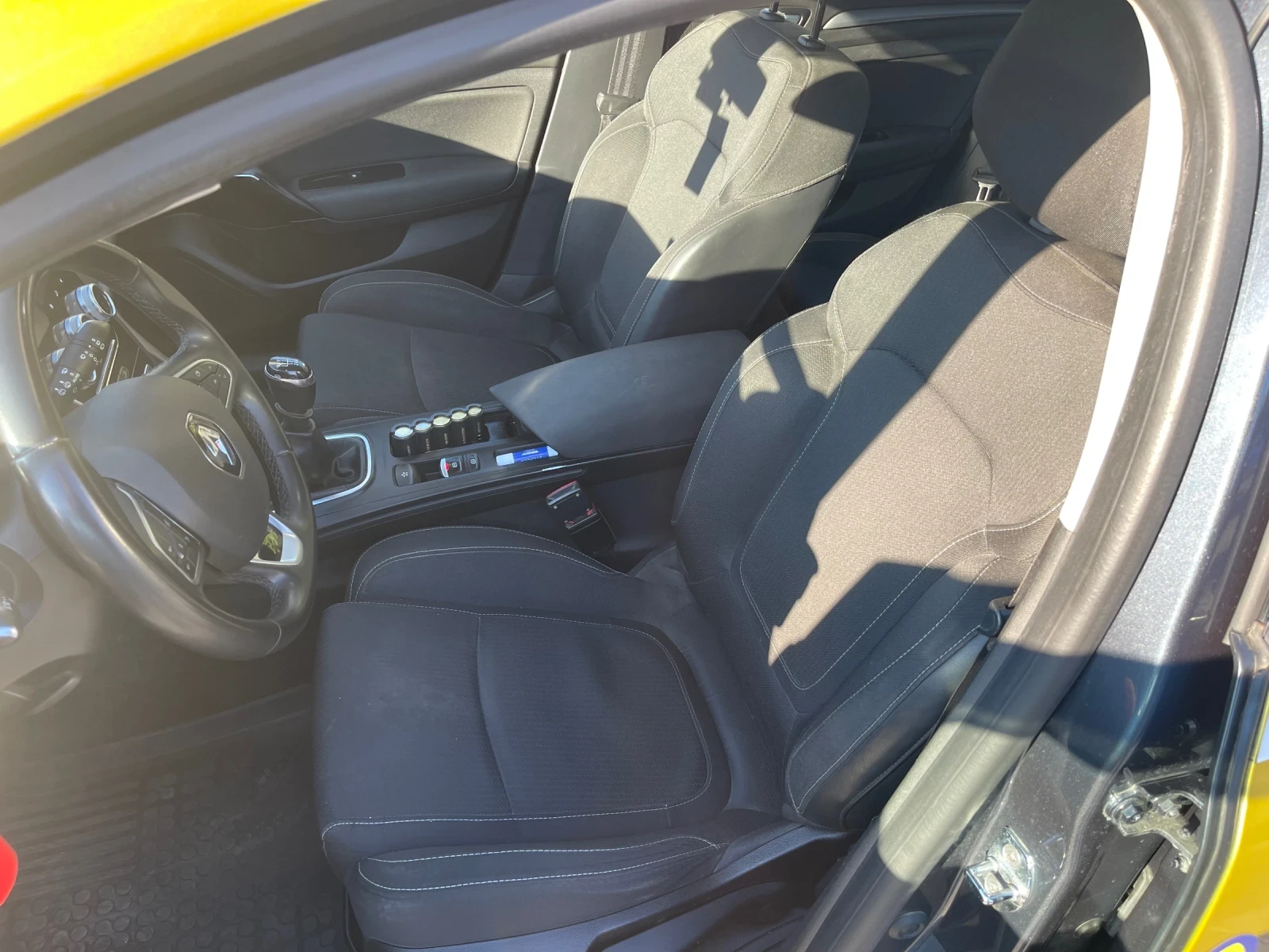 Renault Megane 1.5dci, снимка 8 - Автомобили и джипове - 56139060