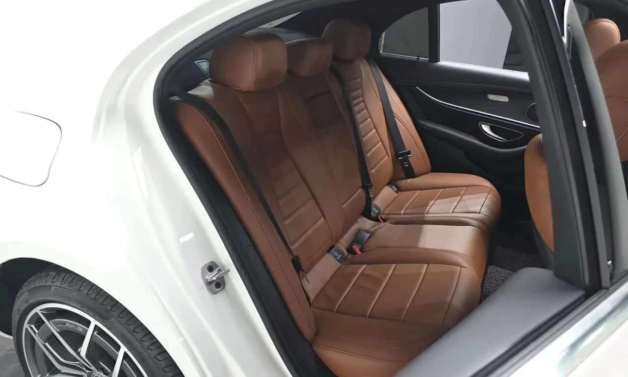 Mercedes-Benz E 220 d * 4MATIC * AMG Line * 360 * Панорама * 13к км * , снимка 14 - Автомобили и джипове - 56310158