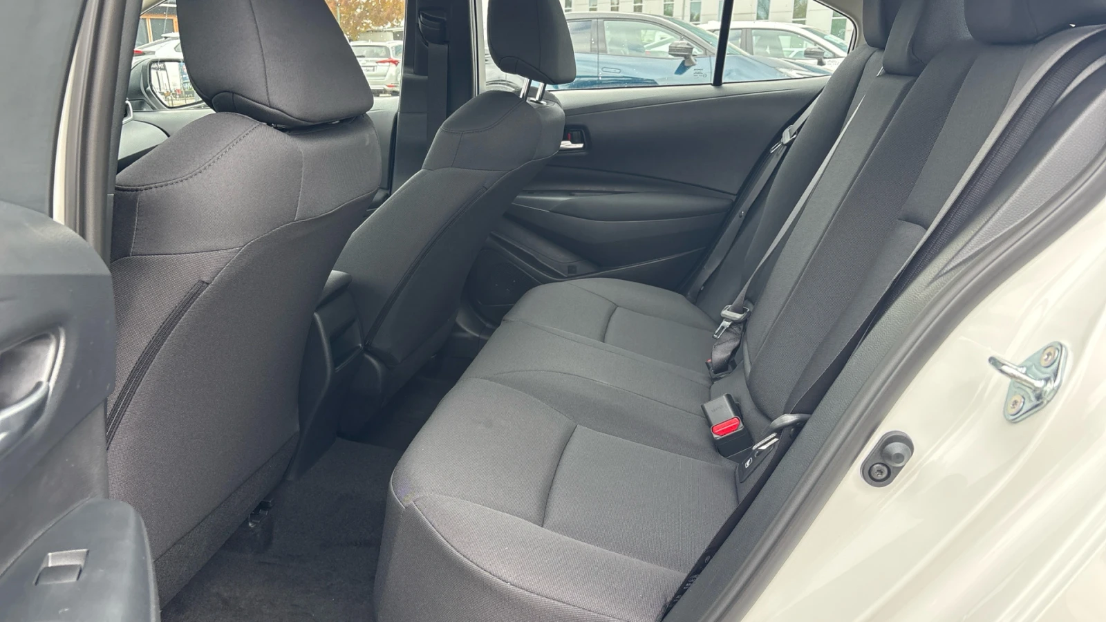 Toyota Corolla 1.5, снимка 9 - Автомобили и джипове - 56721063