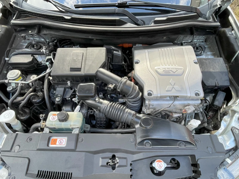 Mitsubishi Outlander PHEV 2.0, снимка 10 - Автомобили и джипове - 52818769