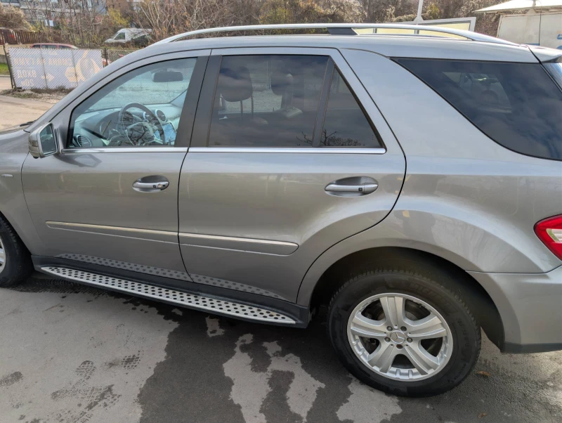 Mercedes-Benz ML 350 Facelift, 181 000км (реални, доказуеми) на пружина, снимка 3 - Автомобили и джипове - 52790812