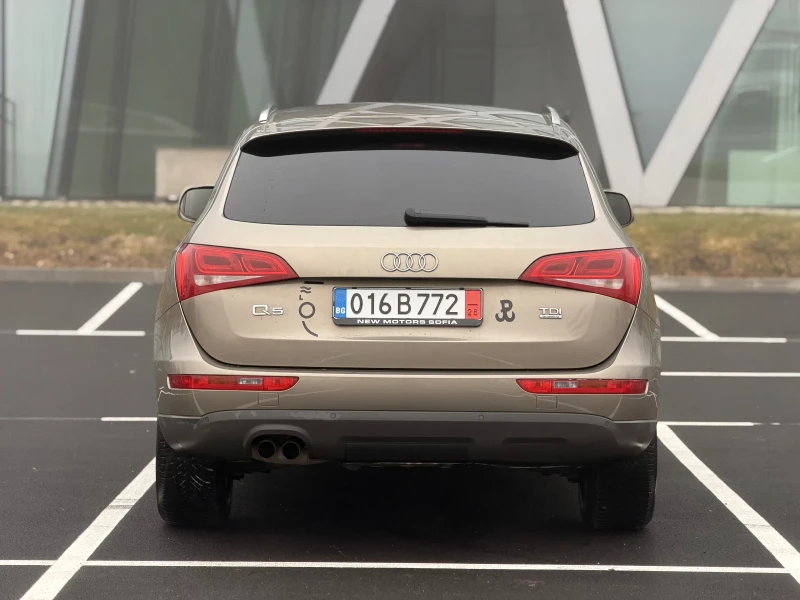 Audi Q5 2.0TDI-4х4-Сервизна история лизинг през Уникредит , снимка 7 - Автомобили и джипове - 53255110