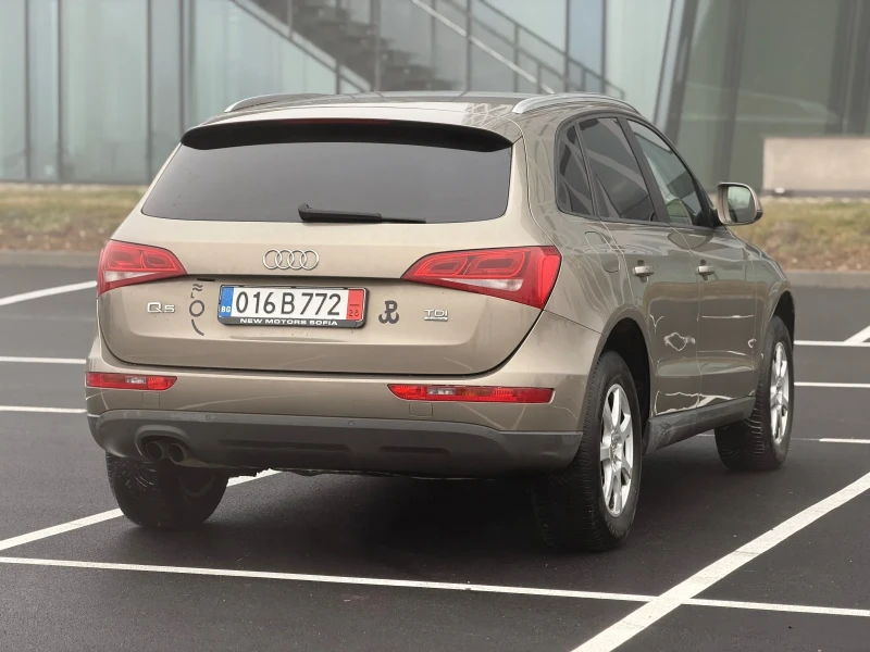 Audi Q5 2.0TDI-4х4-Сервизна история лизинг през Уникредит , снимка 6 - Автомобили и джипове - 53255110