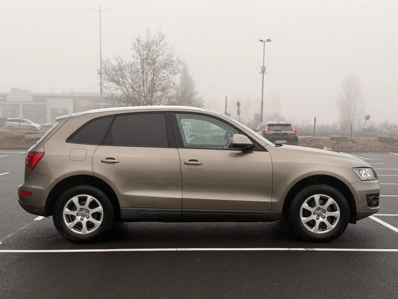 Audi Q5 2.0TDI-4х4-Сервизна история лизинг през Уникредит , снимка 4 - Автомобили и джипове - 53255110