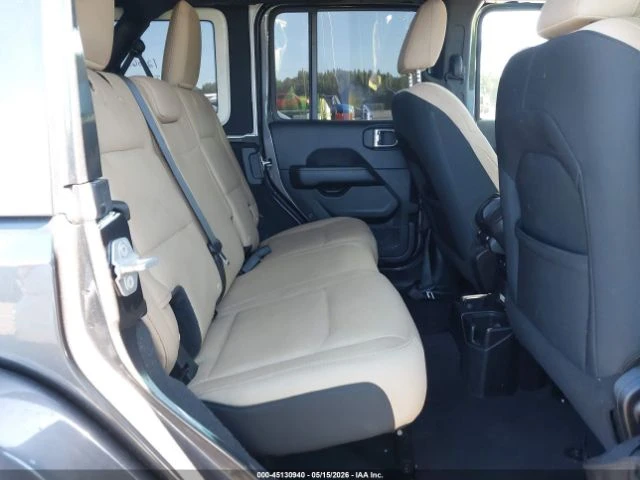 Jeep Wrangler Unlimited Sahara 4x4, снимка 11 - Автомобили и джипове - 55012122