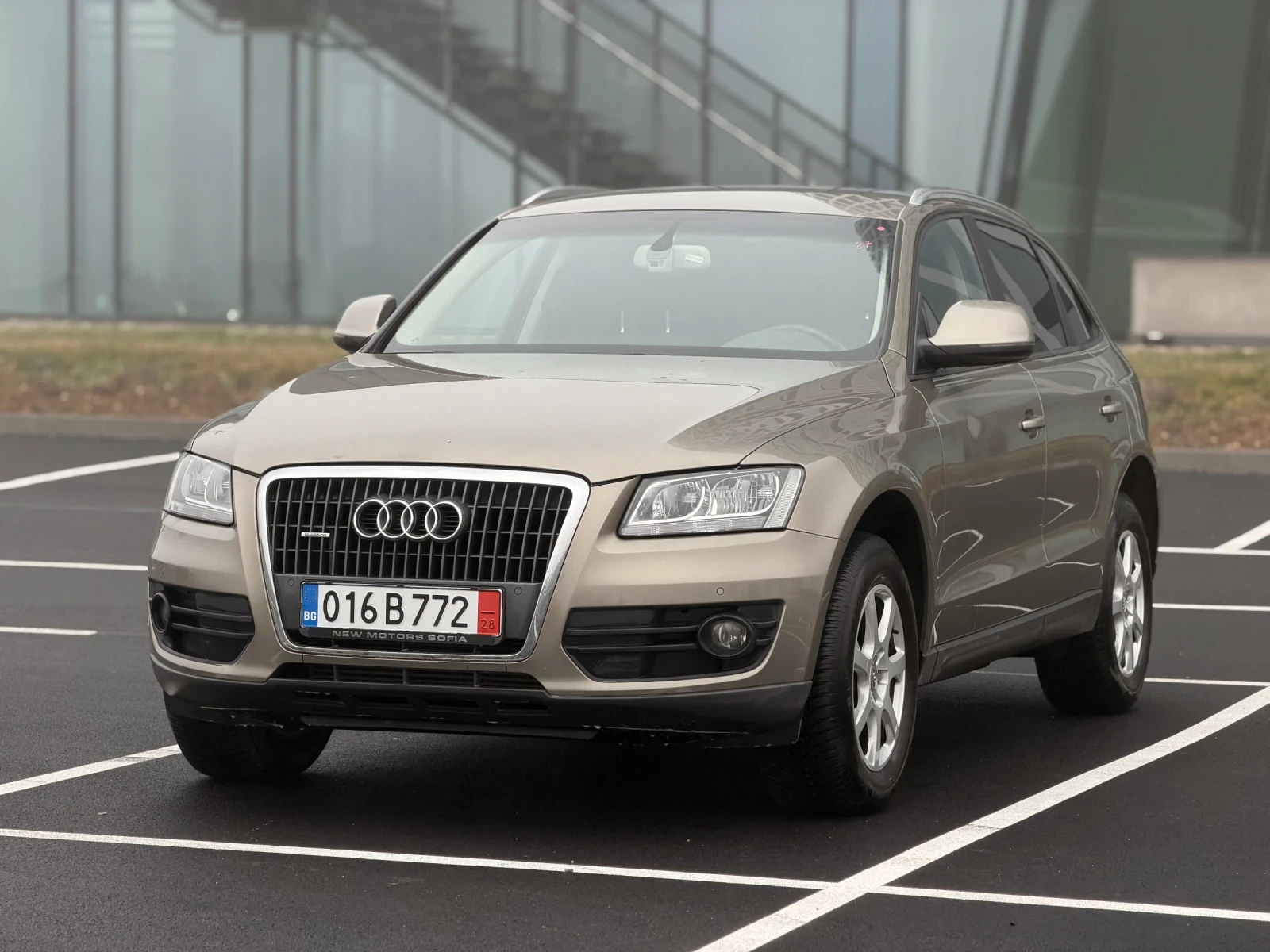Audi Q5 2.0TDI-4х4-Сервизна история лизинг през Уникредит , снимка 1