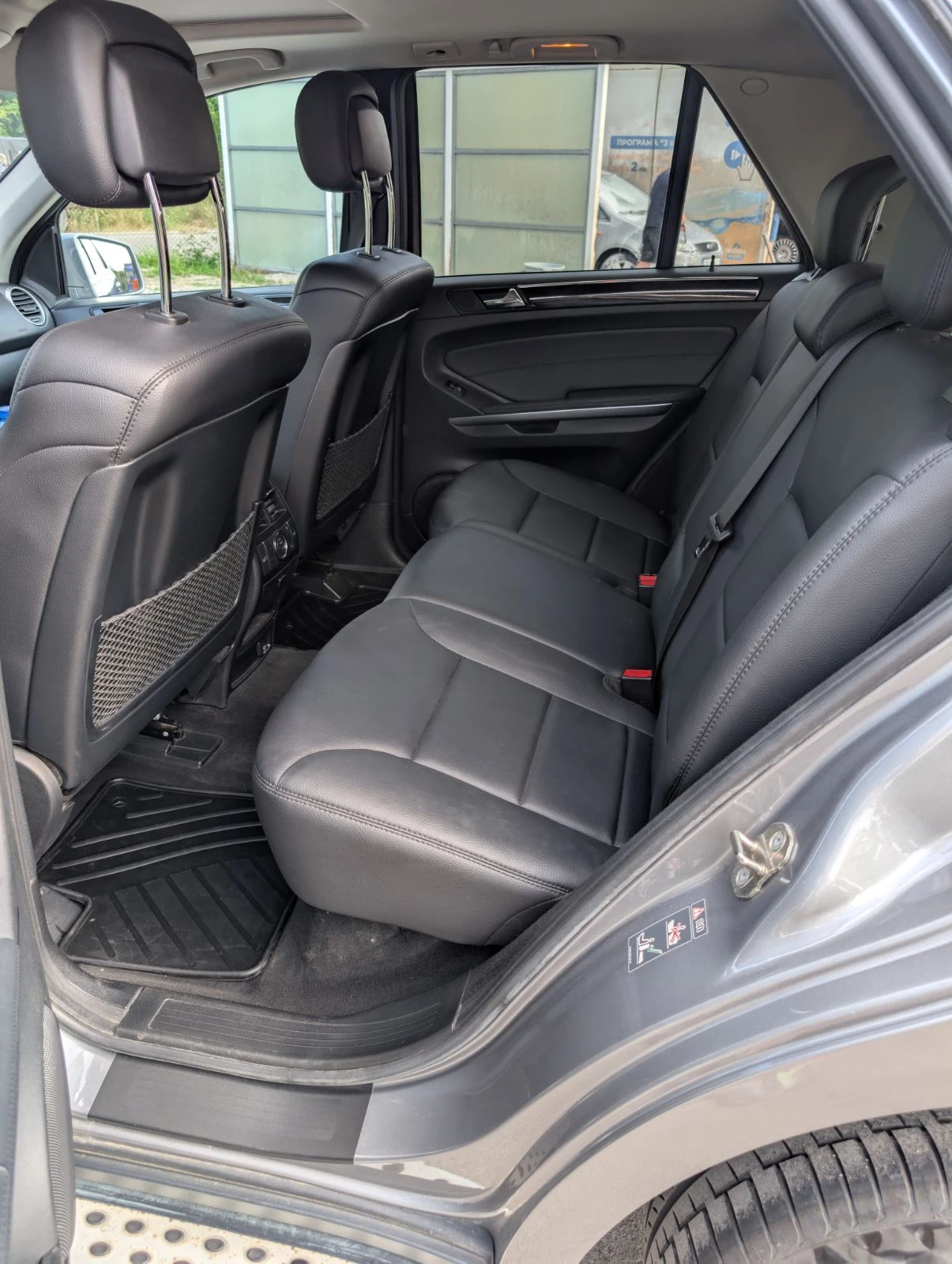 Mercedes-Benz ML 350 Facelift, 180 000км (реални, доказуеми) на пружина - изображение 10