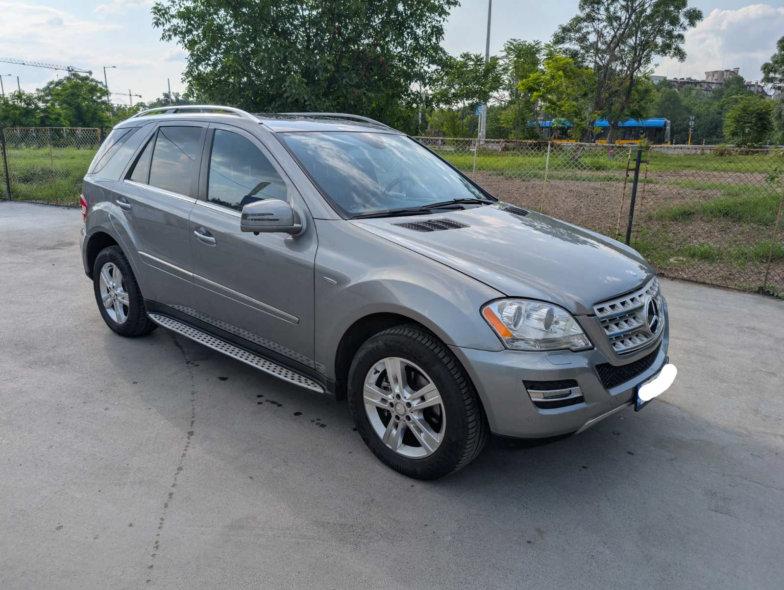 Mercedes-Benz ML 350 Facelift, 180 000км (реални, доказуеми) на пружина - изображение 2