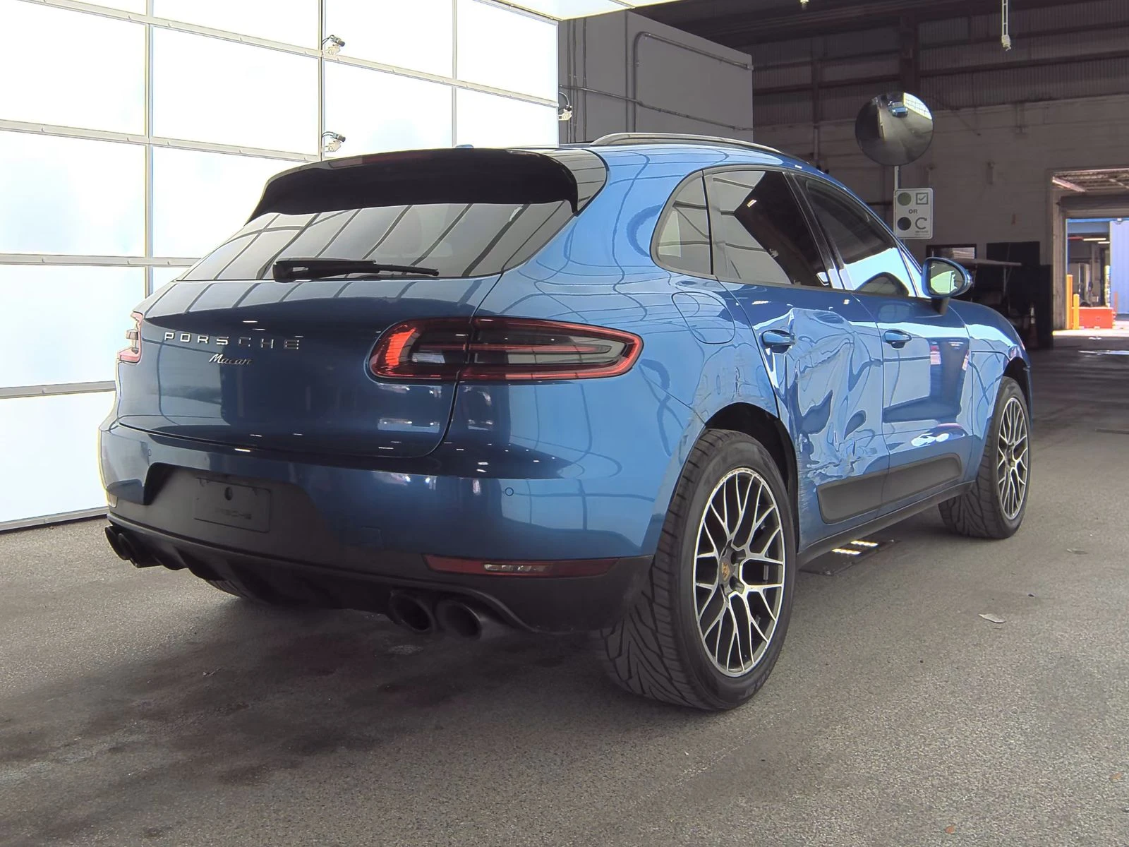 Porsche Macan Sport Edition - изображение 8