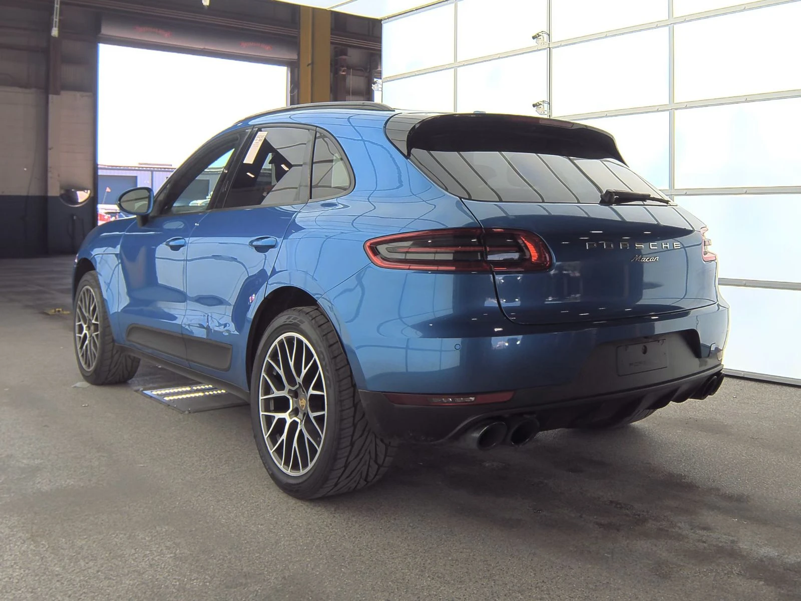 Porsche Macan Sport Edition - изображение 5
