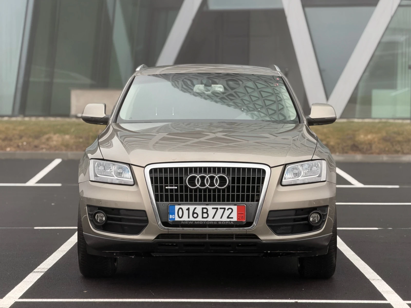 Audi Q5 2.0TDI-4х4-Сервизна история лизинг през Уникредит  - изображение 2