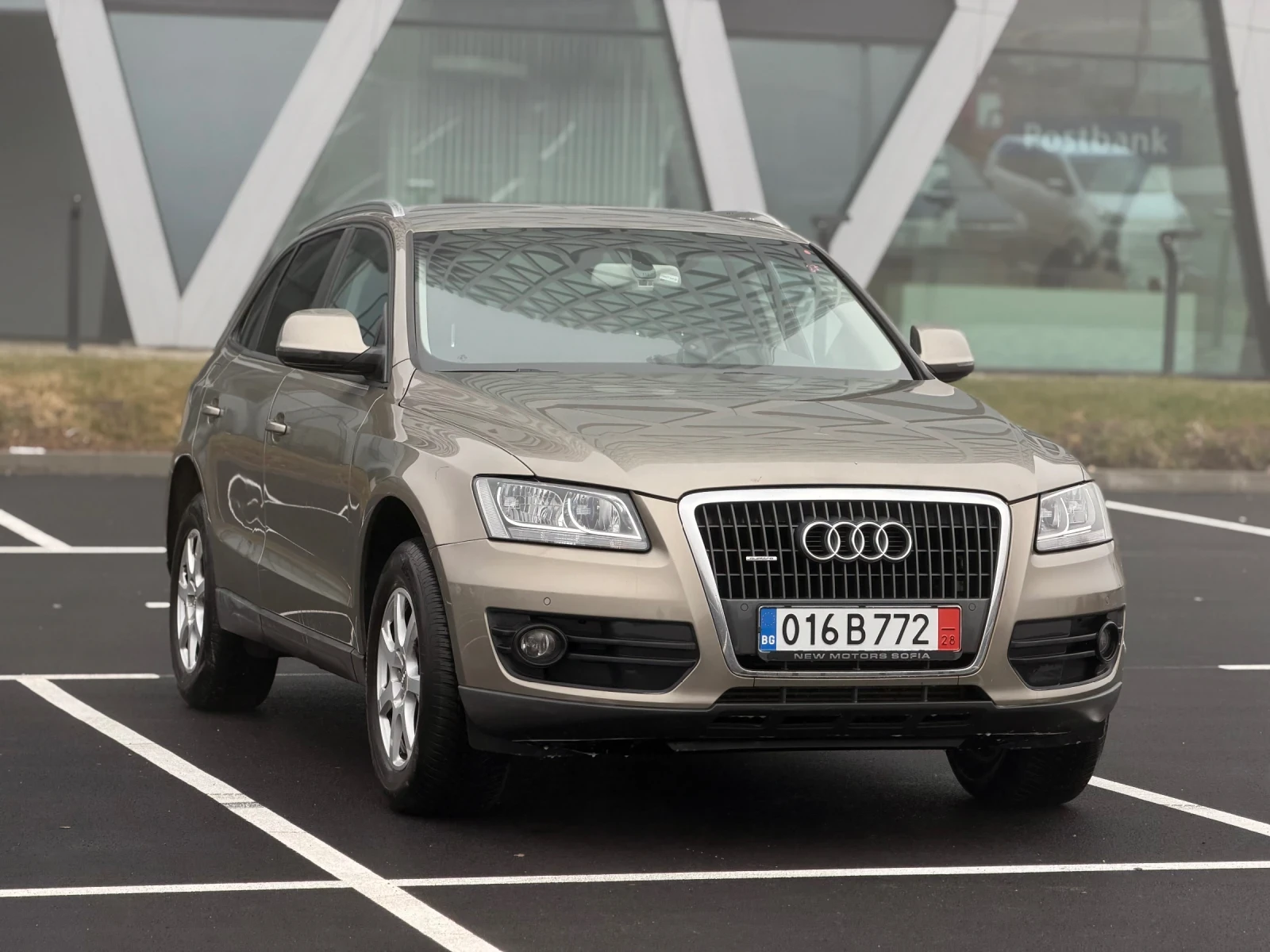 Audi Q5 2.0TDI-4х4-Сервизна история лизинг през Уникредит  - изображение 3