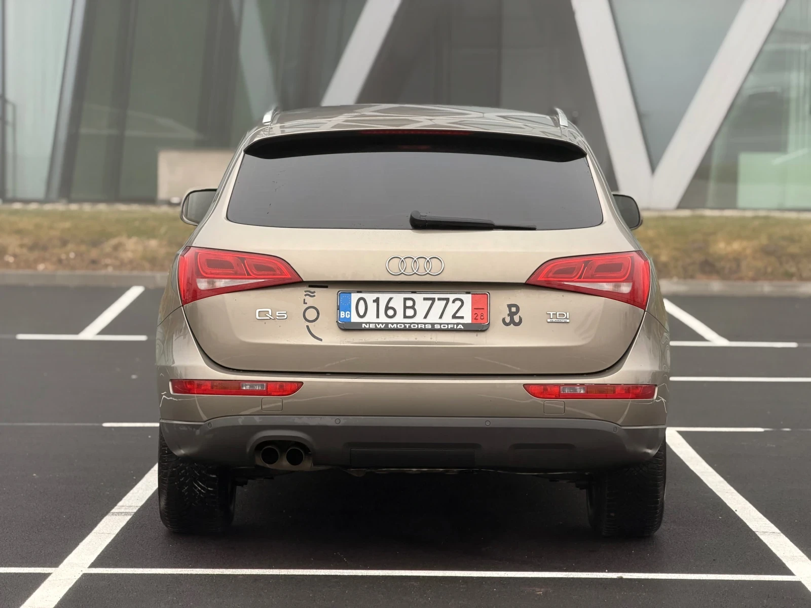 Audi Q5 2.0TDI-4х4-Сервизна история лизинг през Уникредит  - изображение 7