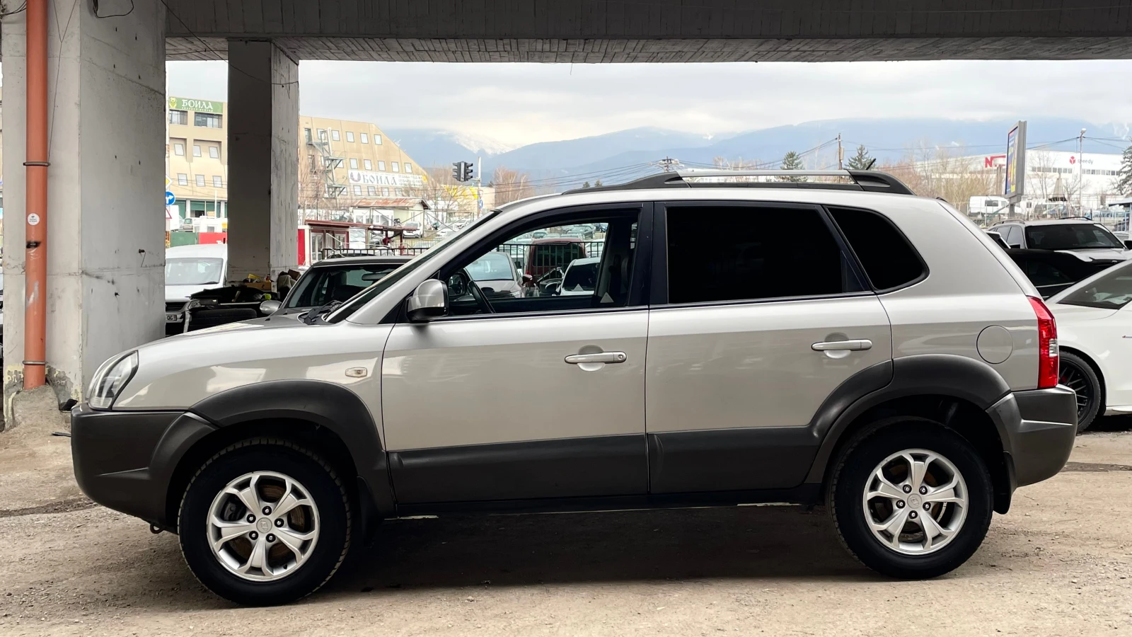 Hyundai Tucson FACE 6 СКОРОСТИ, снимка 8 - Автомобили и джипове - 53914256