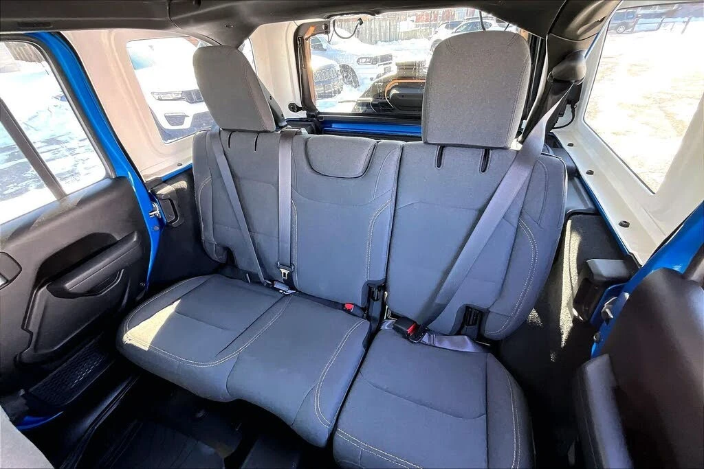 Jeep Wrangler  Willys * АвтоКредит * (ЦЕНА ДО БГ), снимка 16 - Автомобили и джипове - 54040741