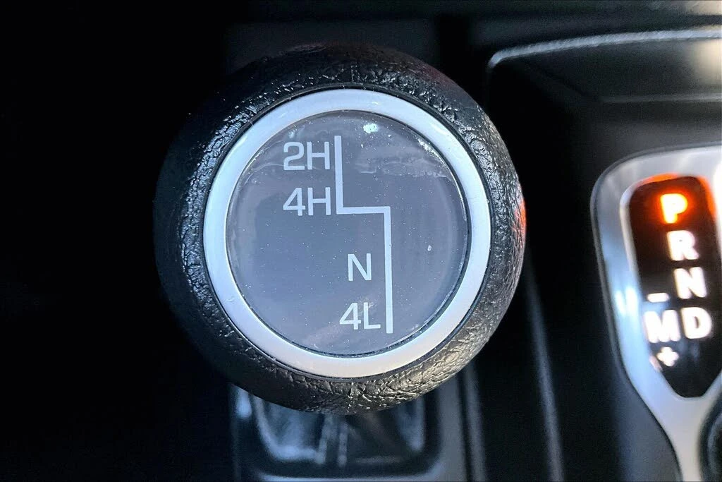 Jeep Wrangler  Willys * АвтоКредит * (ЦЕНА ДО БГ), снимка 14 - Автомобили и джипове - 54040741