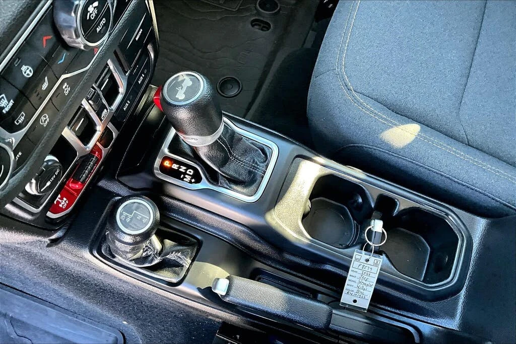 Jeep Wrangler  Willys * АвтоКредит * (ЦЕНА ДО БГ), снимка 9 - Автомобили и джипове - 54040741