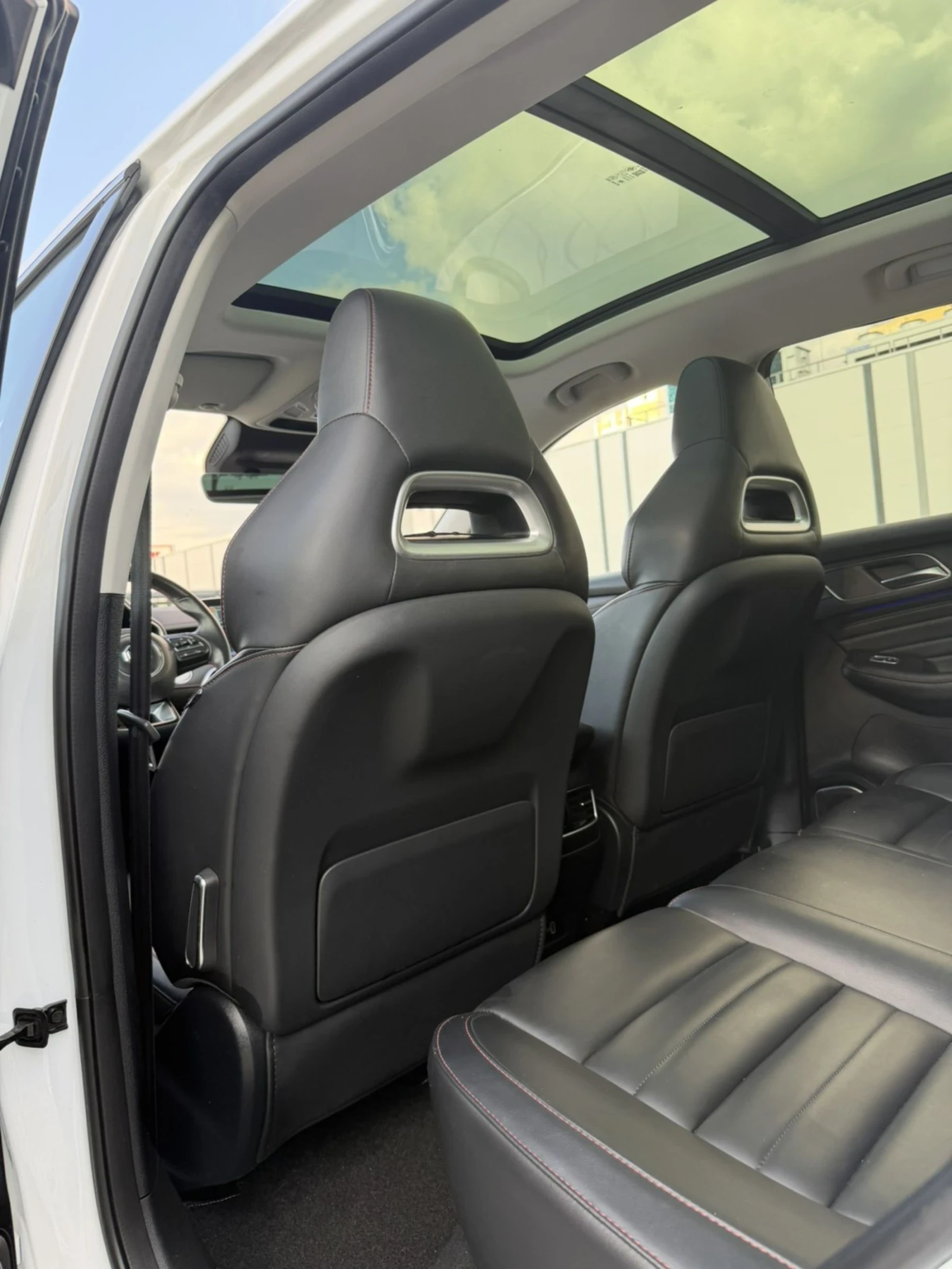 Hyundai Tucson MG EHS 2022 Plug in Hybrid 37000km, снимка 9 - Автомобили и джипове - 54818312
