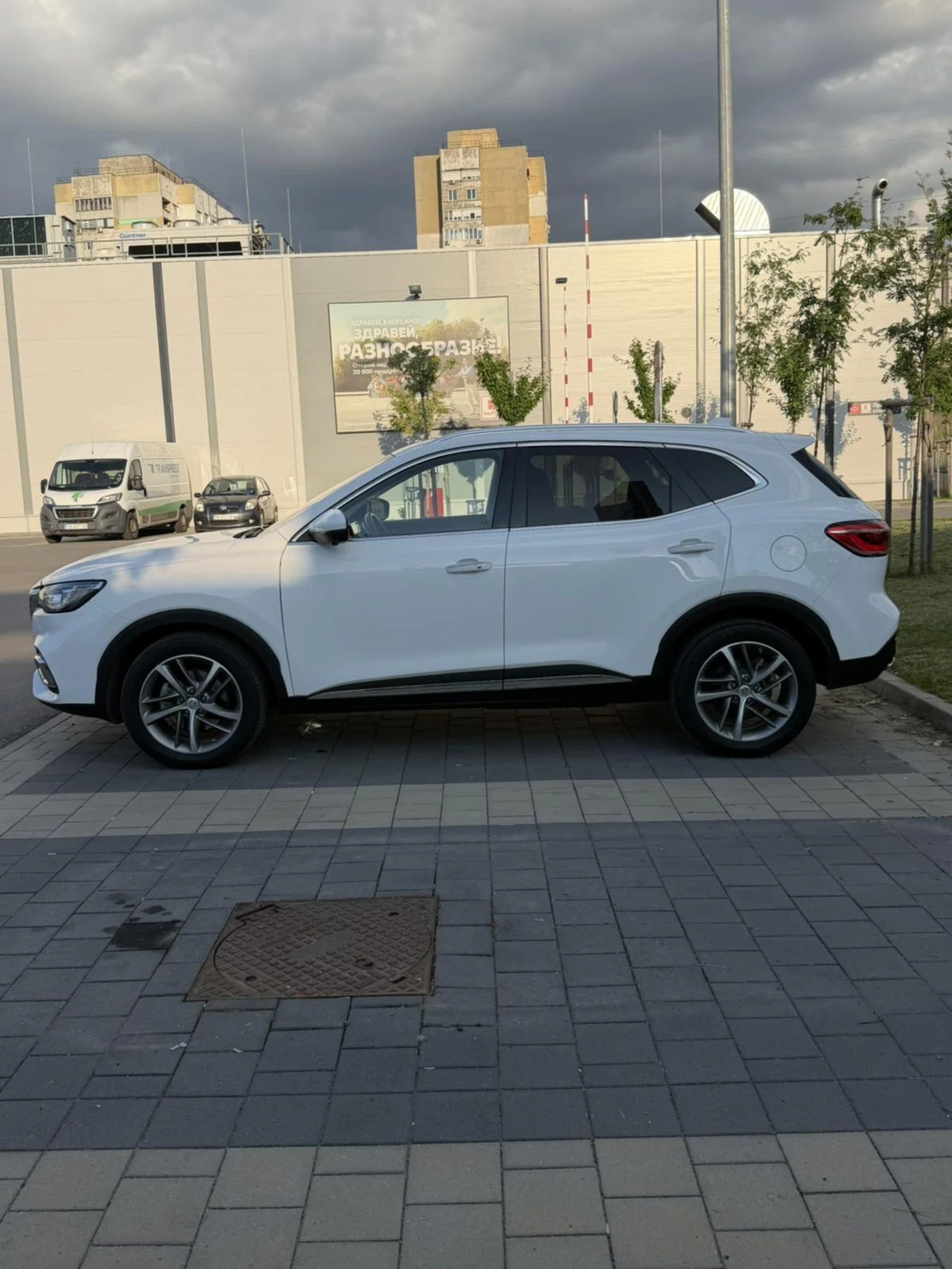 Hyundai Tucson MG EHS 2022 Plug in Hybrid 37000km, снимка 7 - Автомобили и джипове - 54818312