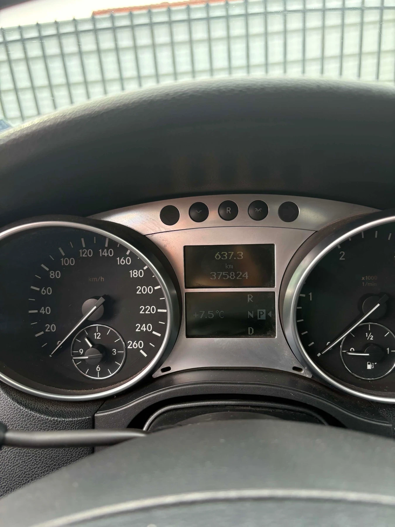 Mercedes-Benz ML 320, снимка 9 - Автомобили и джипове - 55583421