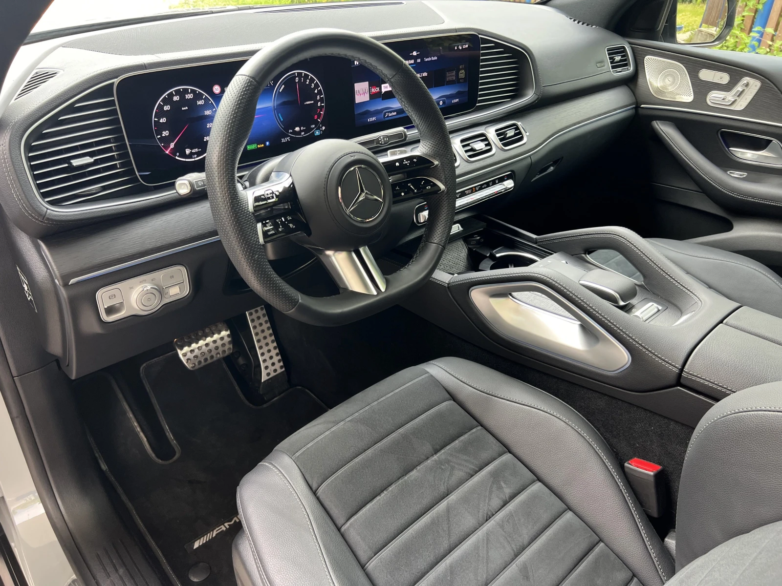 Mercedes-Benz GLE 400 e / COUPE / AMG / NIGHT / BURM / MULTIBEAM / 360, снимка 11 - Автомобили и джипове - 55687850