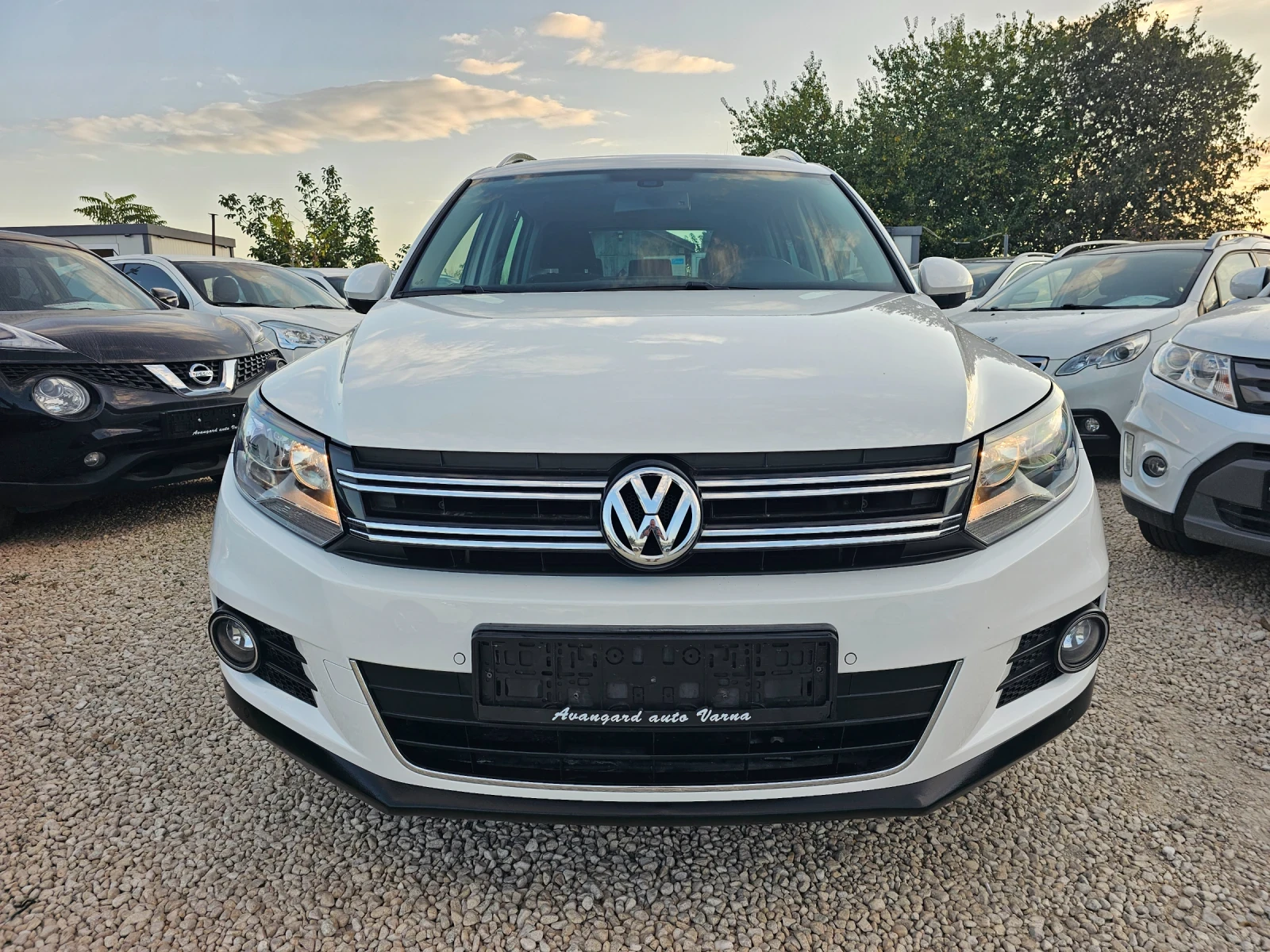 VW Tiguan 2.0TDI, Highline , снимка 2 - Автомобили и джипове - 56446610