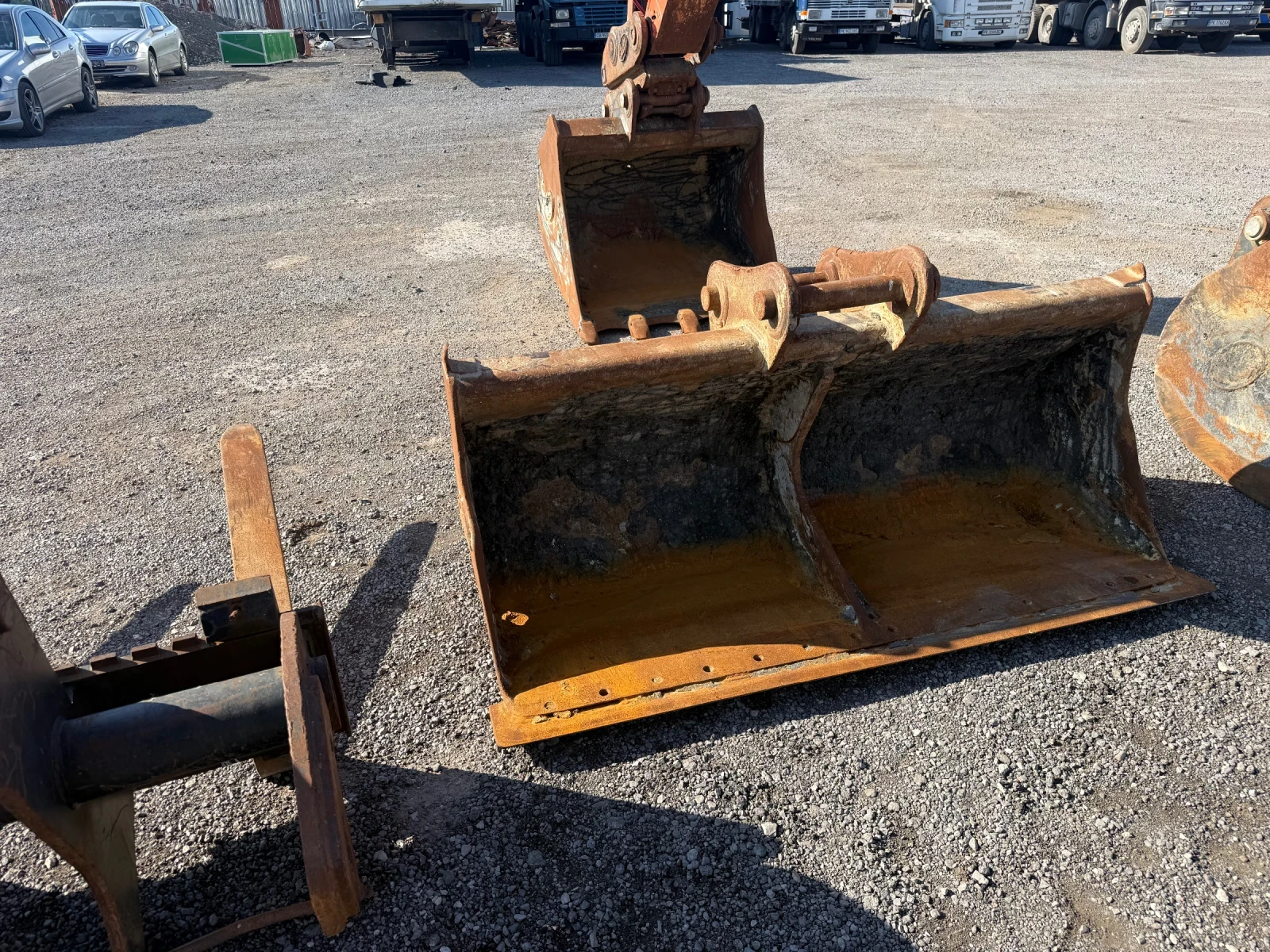 Багер Hitachi Zaxis 140W, снимка 11 - Индустриална техника - 54825782