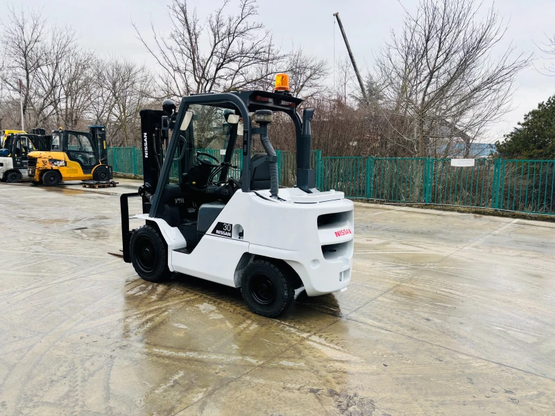 Мотокар Nissan Виличен изравнител и позиционер на вилиците, снимка 2 - Индустриална техника - 53502972