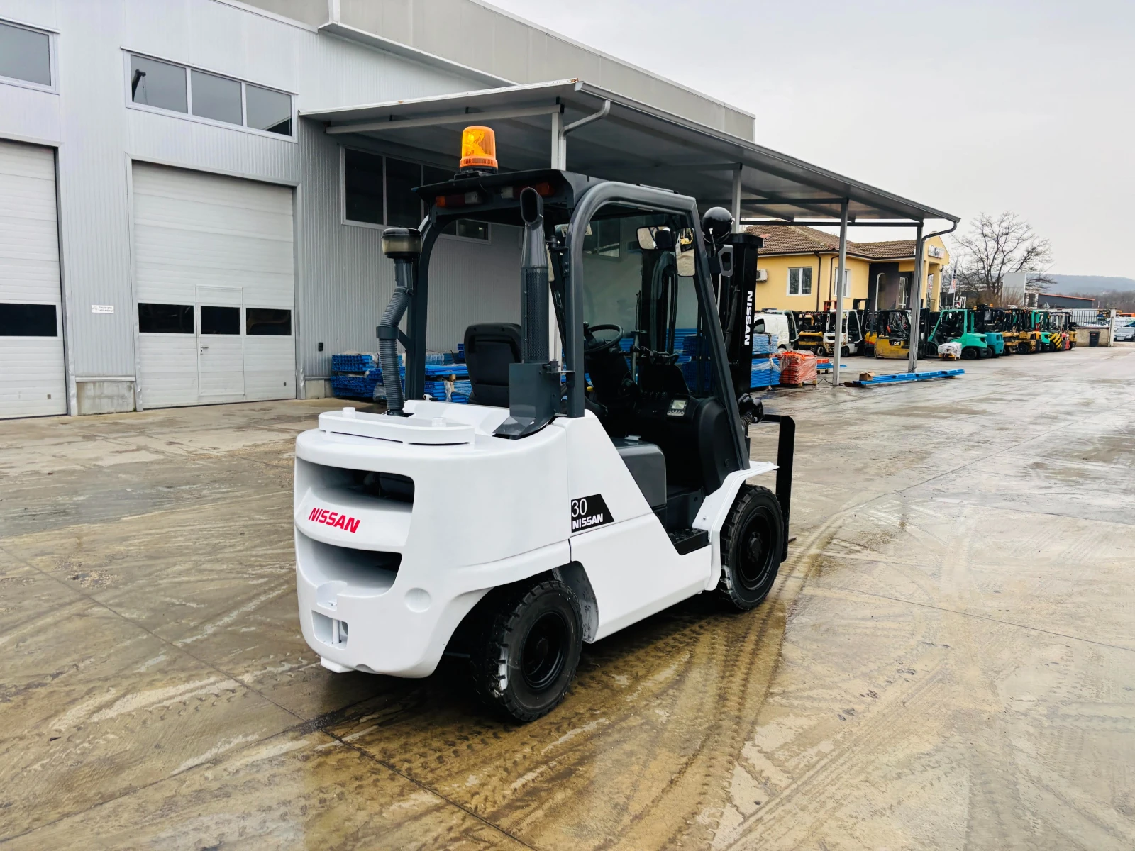 ������� Nissan ������� ���������� � ���������� �� �������� | Mobile.bg � ����������� 3