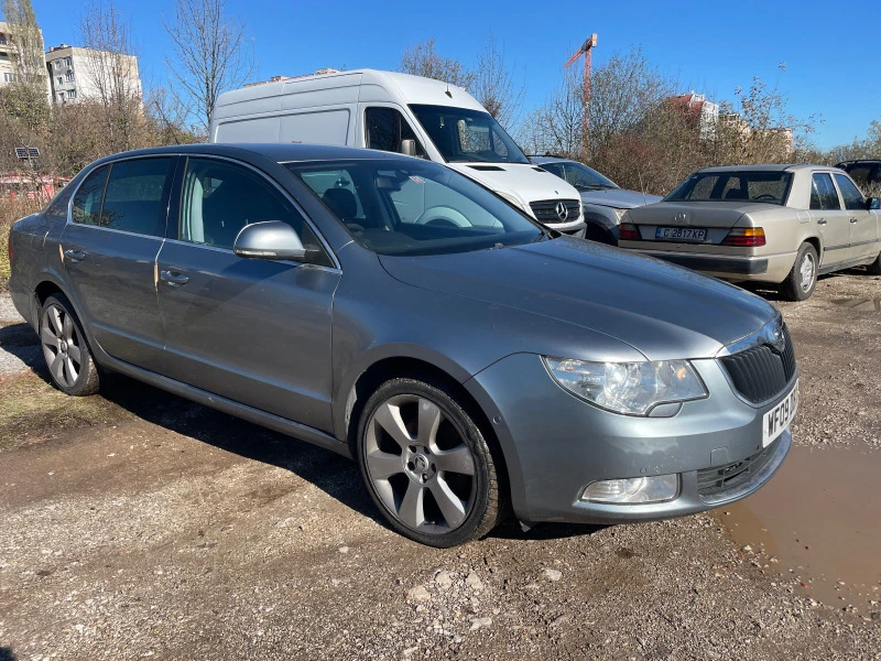 Skoda Superb 2.0tdi, снимка 8 - Автомобили и джипове - 45666882