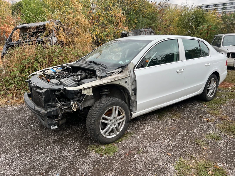 Skoda Superb 2.0tdi, снимка 13 - Автомобили и джипове - 45666882