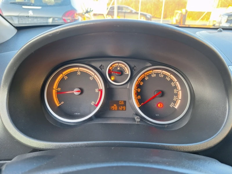 Opel Corsa 1.3cdti, снимка 12 - Автомобили и джипове - 46707497